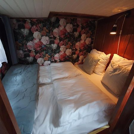 Houseboat Holiday Apartments Роттердам Номер фото